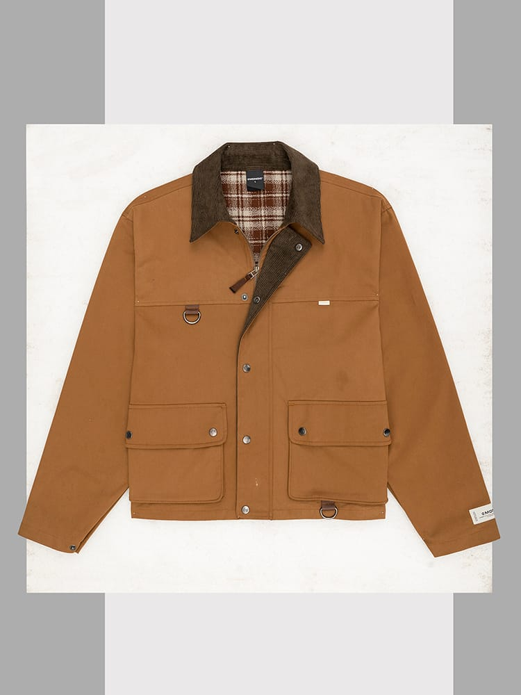 Antes y después de edición de chaqueta marrón en fondo blanco para e-commerce