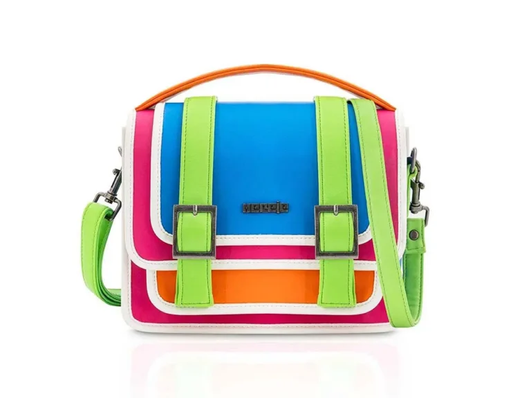 Bolso multicolor diseño moderno tipo cartera fondo blanco